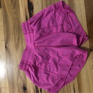 Lululemon Hotty Hot 4 inch Size 2 Sonic Pink Low Rise Shorts